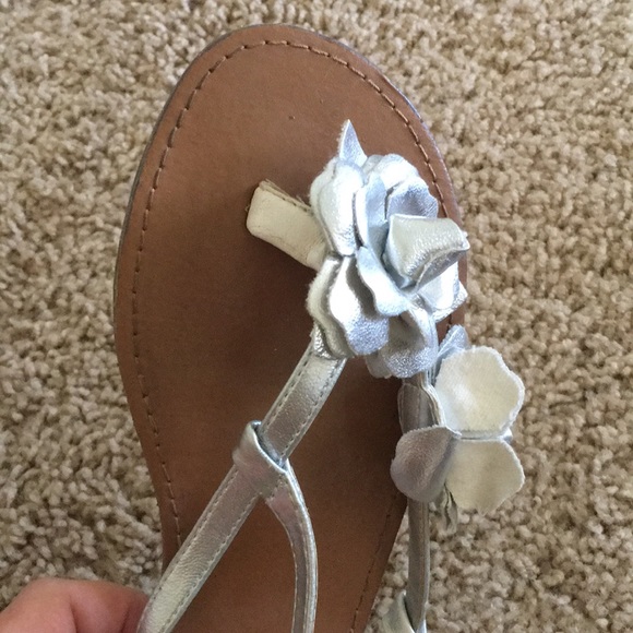 Shoes - Picture 3 of 4